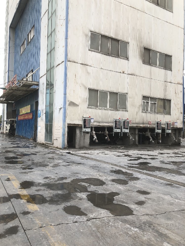 大街上裝混凝土的大卡車，為什么要邊走邊轉(zhuǎn)？看完長見識了